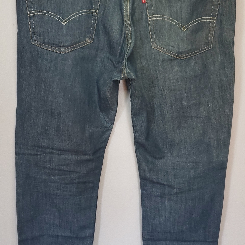 Levis - Picture 2 of 3
